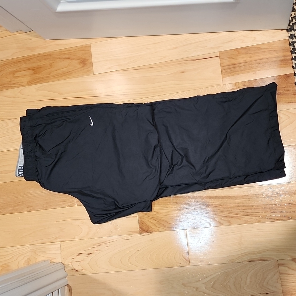 Athletic pants